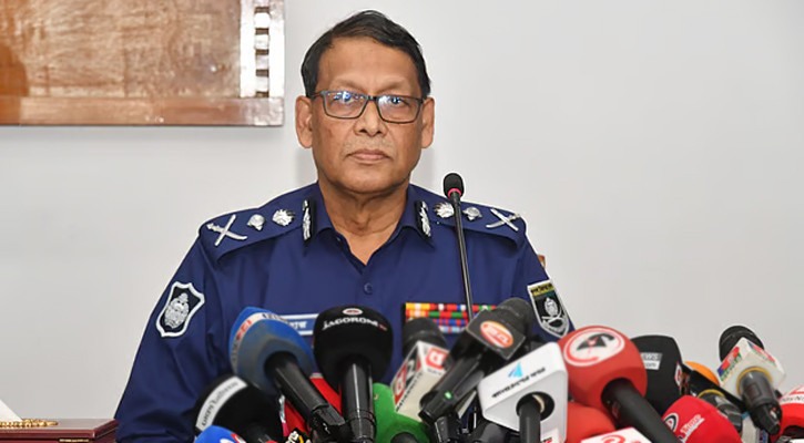 হয়রানি-অপমানের শিকার হচ্ছে পুলিশ