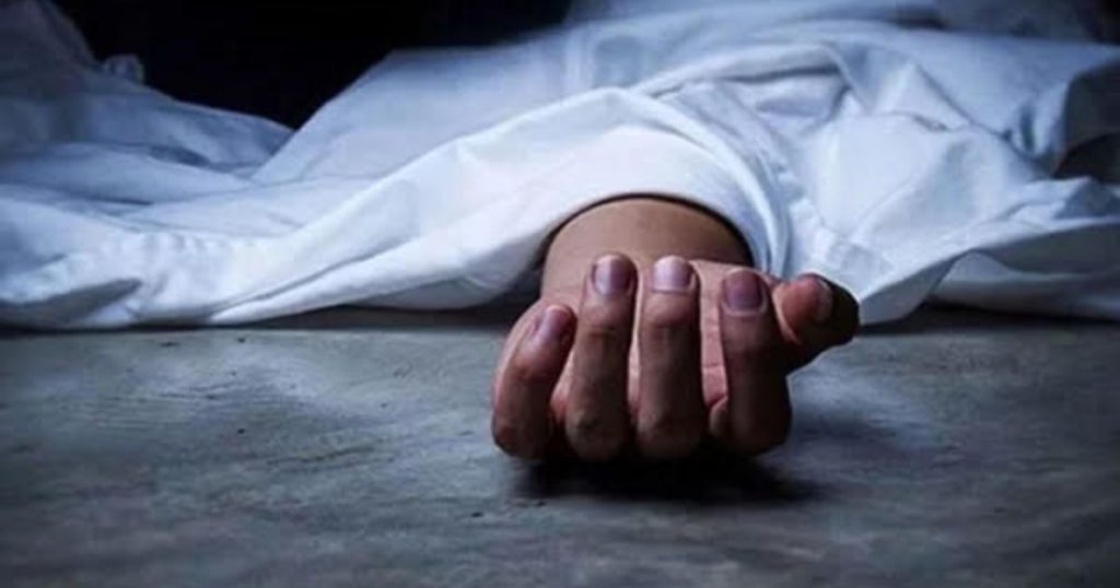 সাভারে ডোবা থেকে যুবকের ক্ষতবিক্ষত মরদেহ উদ্ধার