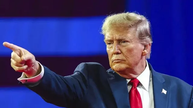 পিছু হটলেন ট্রাম্প, ইরানের বিদ্যুৎকেন্দ্রে হামলার পরিকল্পনা স্থগিত