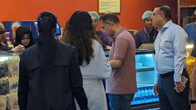 বনলতা এক্সপ্রেস দেখতে সিনেমা হলে প্রধানমন্ত্রী