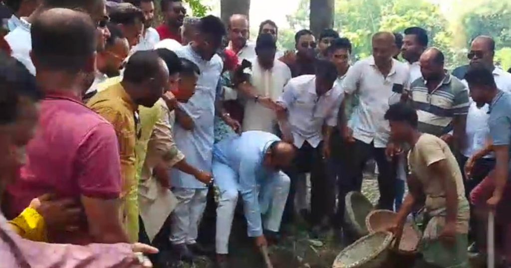 শরীয়তপুরে স্বনির্ভর খাল খনন কাজের উদ্বোধন