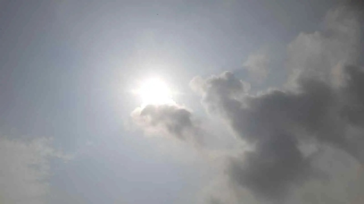 টানা ছয় দিনের বৃষ্টির পর ঢাকায় রোদের দেখা