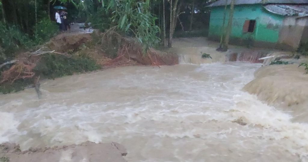 মৌলভীবাজারের ৪ উপজেলায় পানিবন্দি ৪০ হাজার মানুষ