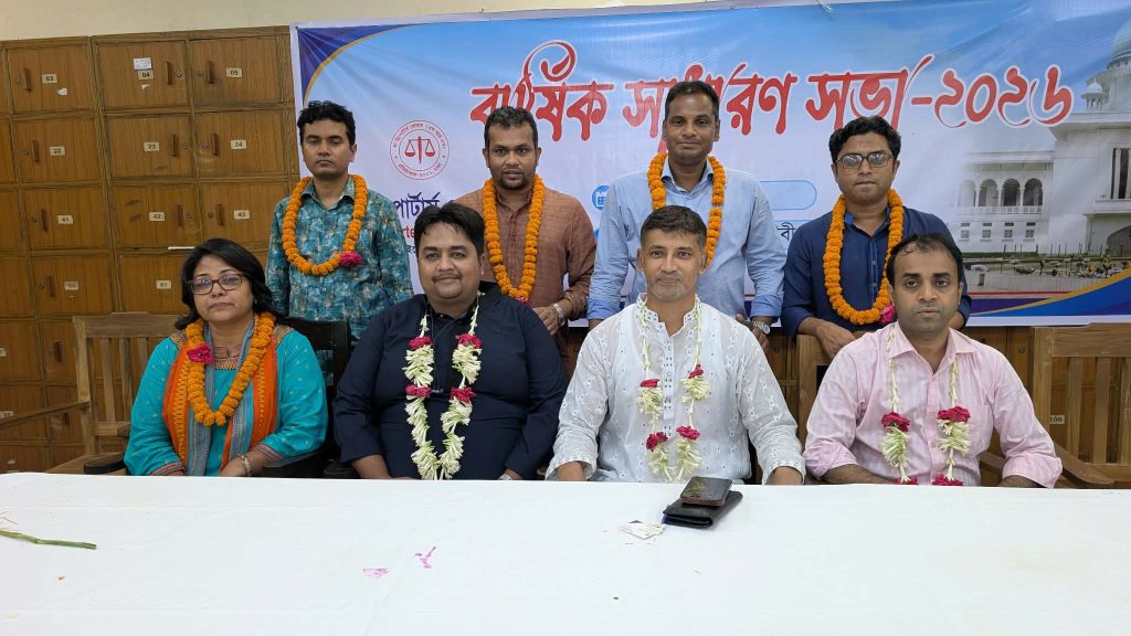 ল’ রিপোর্টার্স ফোরামের নেতৃত্বে ইয়াছিন-মুন্না